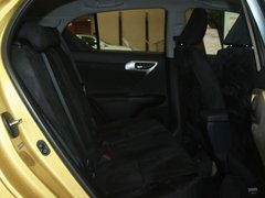 2012款 200h 1.8L CVT 精英版