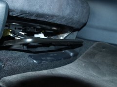2012款 200h 1.8L CVT 精英版