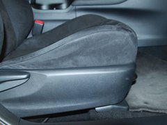 2012款 200h 1.8L CVT 精英版