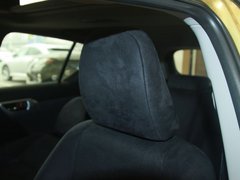 2012款 200h 1.8L CVT 精英版
