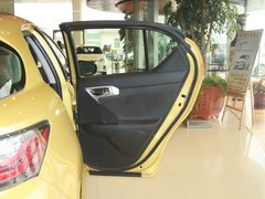 2012款 200h 1.8L CVT 精英版