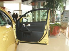 2012款 200h 1.8L CVT 精英版