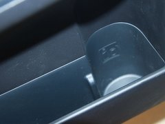 2012款 200h 1.8L CVT 精英版