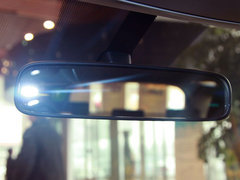 2012款 200h 1.8L CVT 精英版