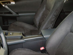 2012款 200h 1.8L CVT 精英版