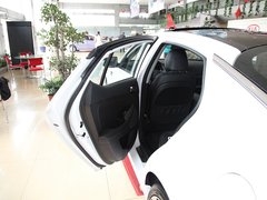 2011款 2.0L 自动 TOP