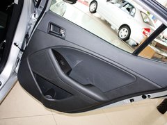 2011款 2.0L 自动 Premium