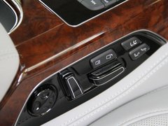 2011款 3.0TFSI Low quattro 豪华型