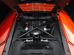 2011款 6.5L AT LP700-4