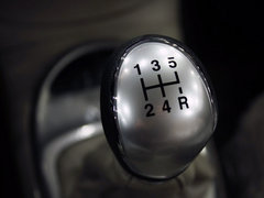 2011款 1.8 手动 豪华型 5座