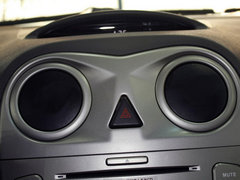 2011款 1.8 手動(dòng) 豪華型 5座