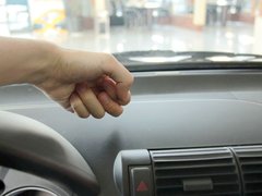 2011款 1.3L 自动 舒适型