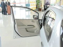 2011款 1.3L 自动 舒适型