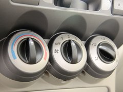 2011款 1.5L 自动 豪华版