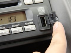 2011款 1.5L 自动 豪华版