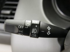 2011款 1.5L 自动 豪华版