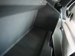 2010款 3.3L 自动 豪华型