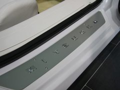 2010款 3.3L 自动 豪华型
