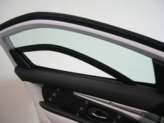 2010款 3.3L 自动 豪华型