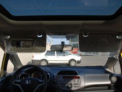 2011款 1.5L 自动 豪华版