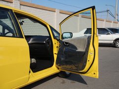 2011款 1.5L 自动 豪华版