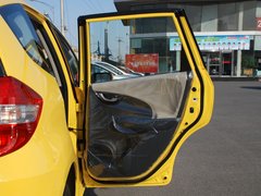 2011款 1.5L 自动 豪华版