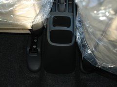 2011款 1.5L 自动 豪华版