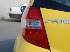 2011款 1.5L 自动 豪华版