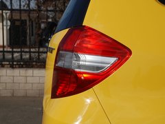2011款 1.5L 自动 豪华版