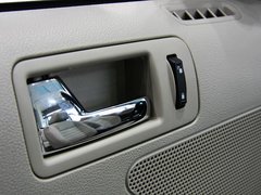 2010款 3.7L自动 敞篷版