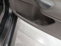 2011款 2.3L 自动 豪华型