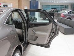 2011款 2.3L 自动 豪华型