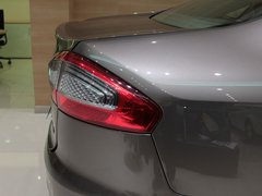 2011款 2.3L 自动 豪华型