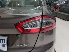 2011款 2.3L 自动 豪华型
