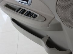 2011款 三厢 1.6L 自动 科技型