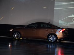 2011款 3.0T 自动 智雅版 AWD