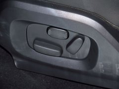 2012款 2.0T 自动 3门耀动版 4座