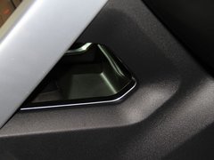 2012款 2.0T 自动 3门耀动版 4座