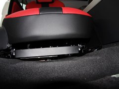 2012款 2.0T 自动 3门耀动版 4座