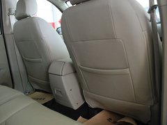 2011款 2.4L 手动 汽油4X2超豪华型 5座
