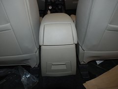 2011款 2.4L 手动 汽油4X2超豪华型 5座