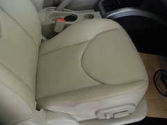 2011款 2.4L 手动 汽油4X2超豪华型 5座