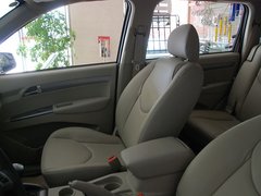 2011款 2.4L 手动 汽油4X2超豪华型 5座