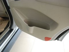 2011款 2.4L 手动 汽油4X2超豪华型 5座
