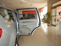 2011款 2.4L 手动 汽油4X2超豪华型 5座