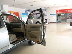 2011款 2.4L 手动 汽油4X2超豪华型 5座