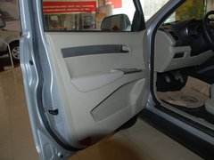 2011款 2.4L 手动 汽油4X2超豪华型 5座