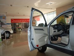 2011款 2.4L 手动 汽油4X2超豪华型 5座