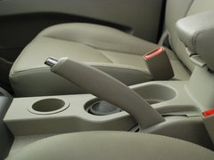2011款 2.4L 手动 汽油4X2超豪华型 5座