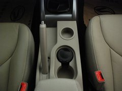 2011款 2.4L 手动 汽油4X2超豪华型 5座
